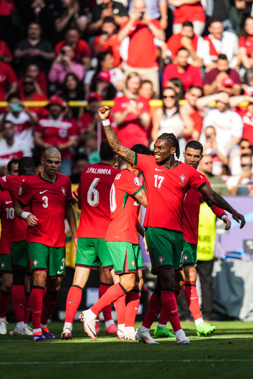 开云APP-葡萄牙小组稳定，匈牙利无计可施的简单介绍