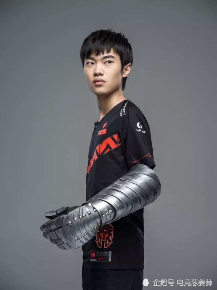 CLG翻盘JDG，Peanut打出惊人五杀顶尖较量成都决赛之夜，点燃全场激情