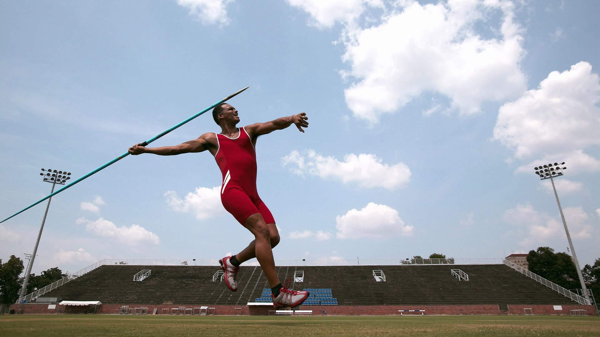 哈登狂舞与广厦铁蹄，胜利的双城记与篮球哲学的平行交响