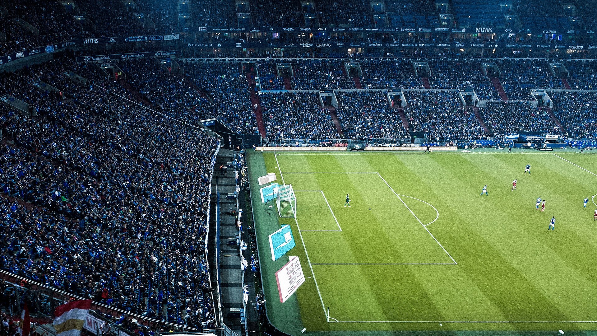 开云体育-当波斯铁骑轻取安菲尔德，阿坎吉用铁血铸就的防守哲学震撼足坛